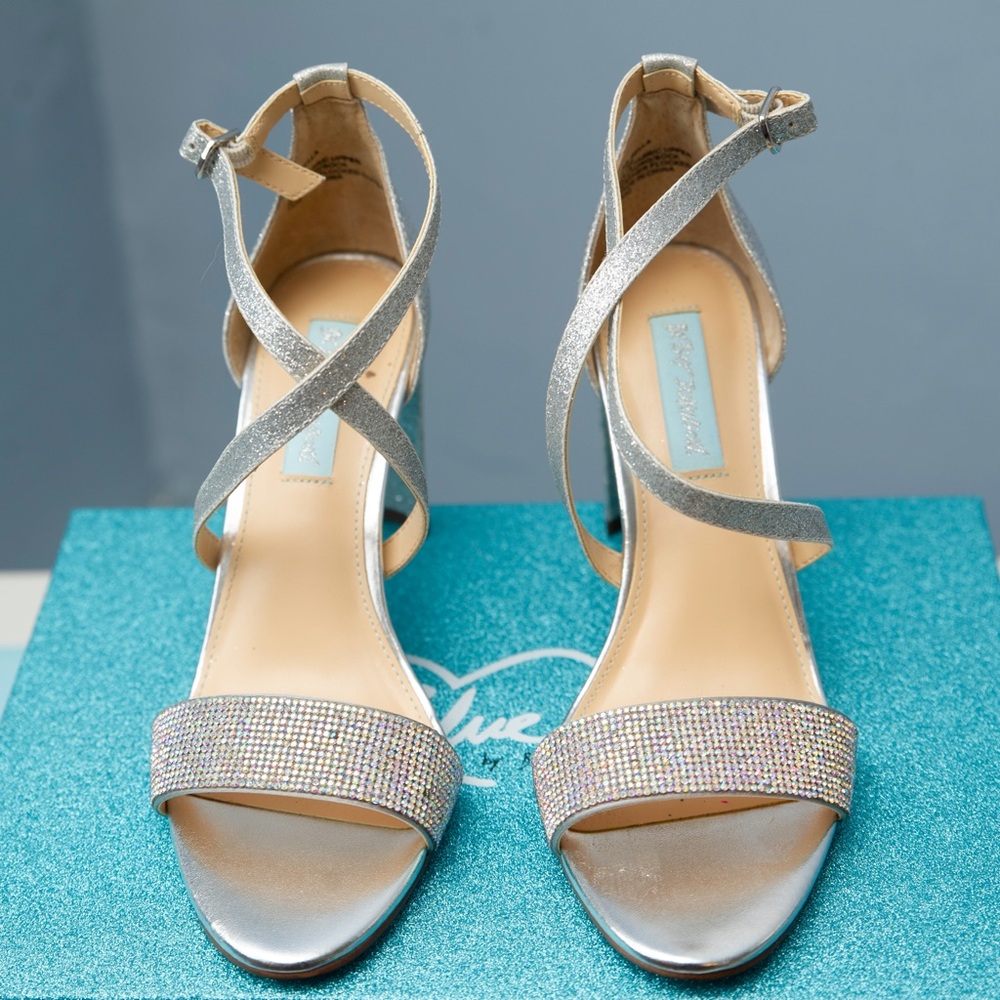 Sparkly Betsy Johnson Bella Glitter Shoe 👡